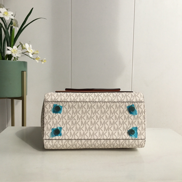 マイケルコースバッグ内部構造